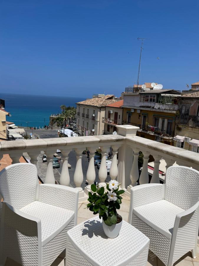 Terrazzo Del Borgo Bed and Breakfast Tropea Exteriör bild